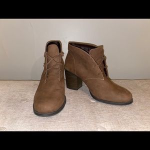 Women’s bootie heels